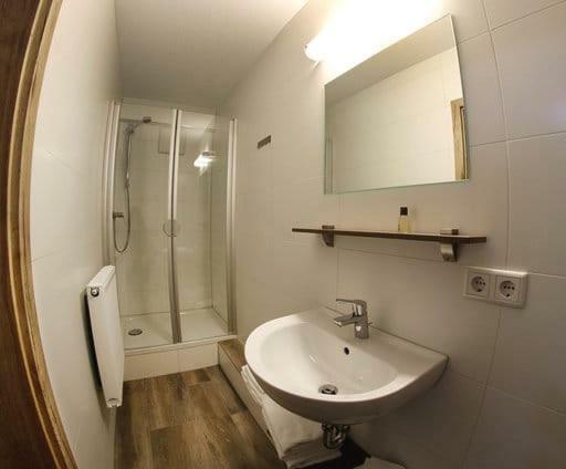 Look Hotel & Rooms ไครล์สไฮม์ ภายนอก รูปภาพ