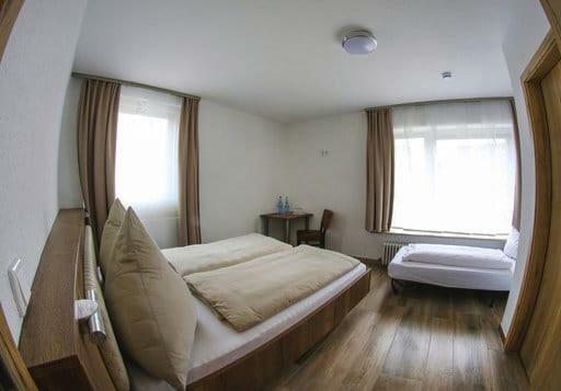 Look Hotel & Rooms ไครล์สไฮม์ ภายนอก รูปภาพ