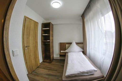 Look Hotel & Rooms ไครล์สไฮม์ ภายนอก รูปภาพ